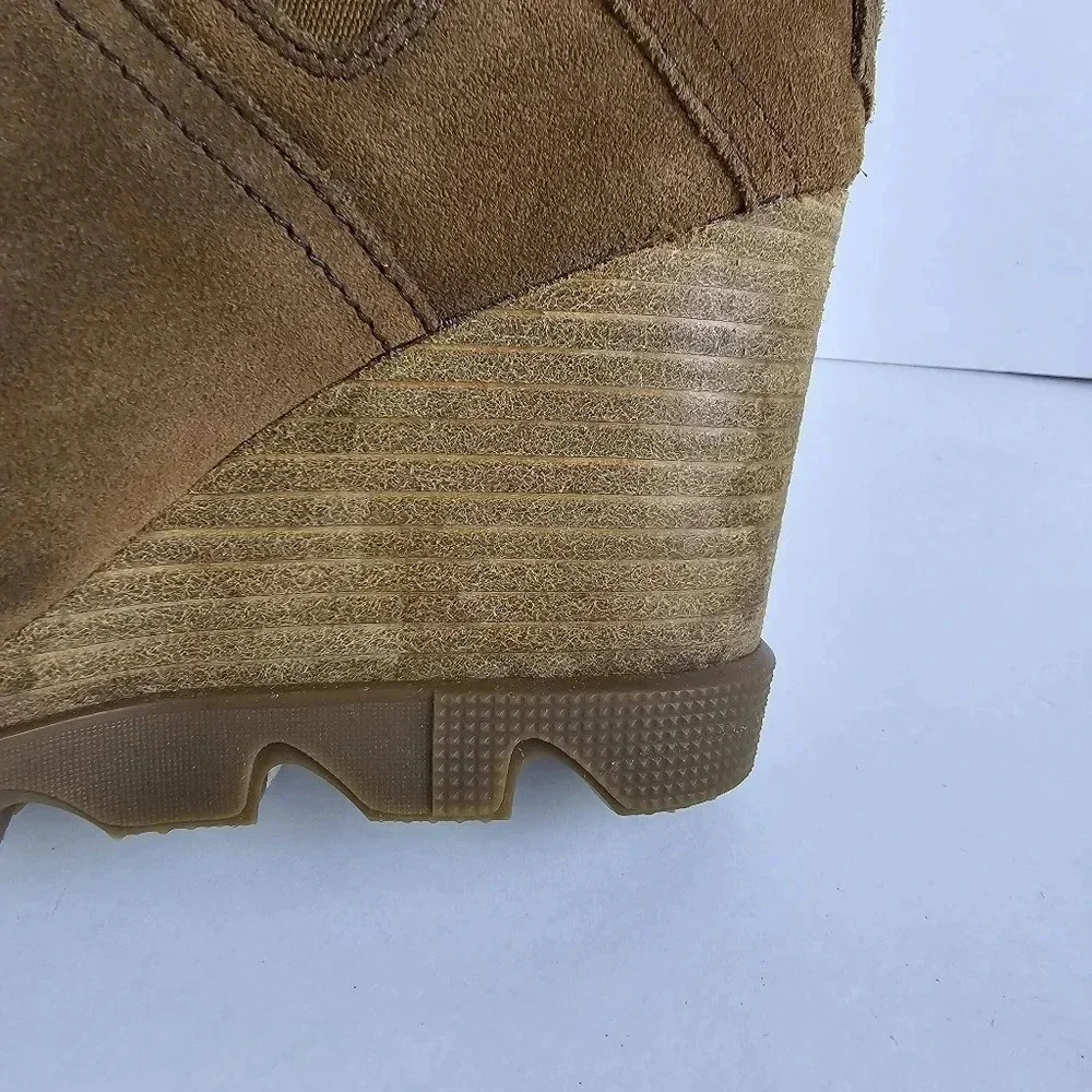 Sorel Chelsea Women's Tan Wedge Suede Bootie with Stacked Heel Size 7 1/2 - Picture 7 of 15